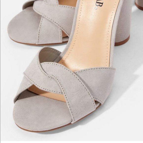 NWB HEELS - Picture 4 of 8